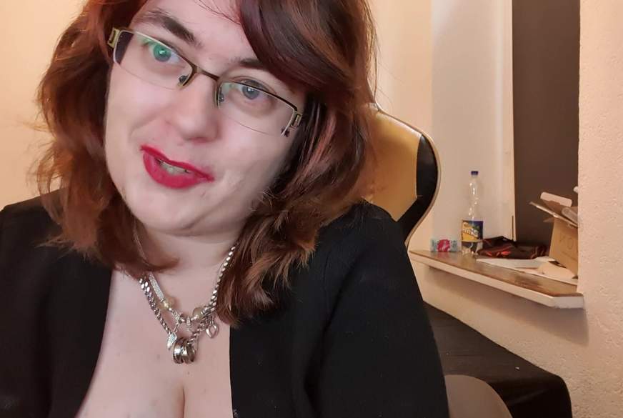 xXLuderXx3: F***enlippen mit rotem Lippenstift