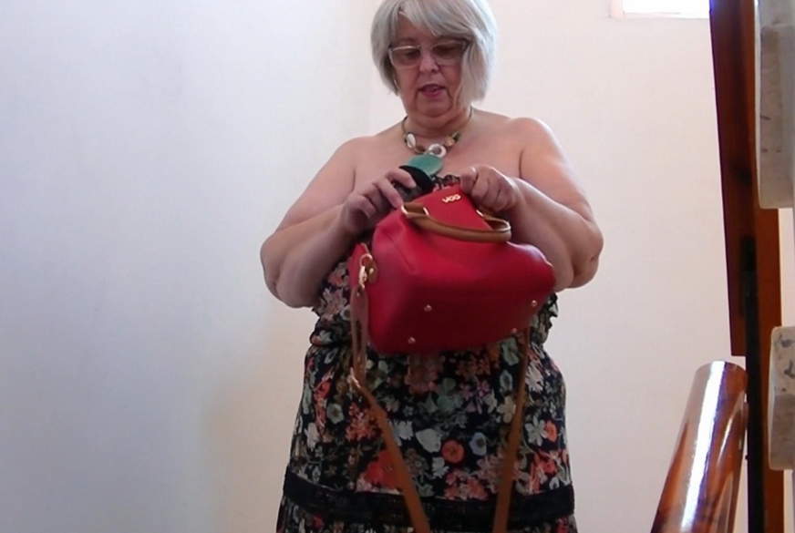 Valerie: Dildoride!! trotz Hindernissen...