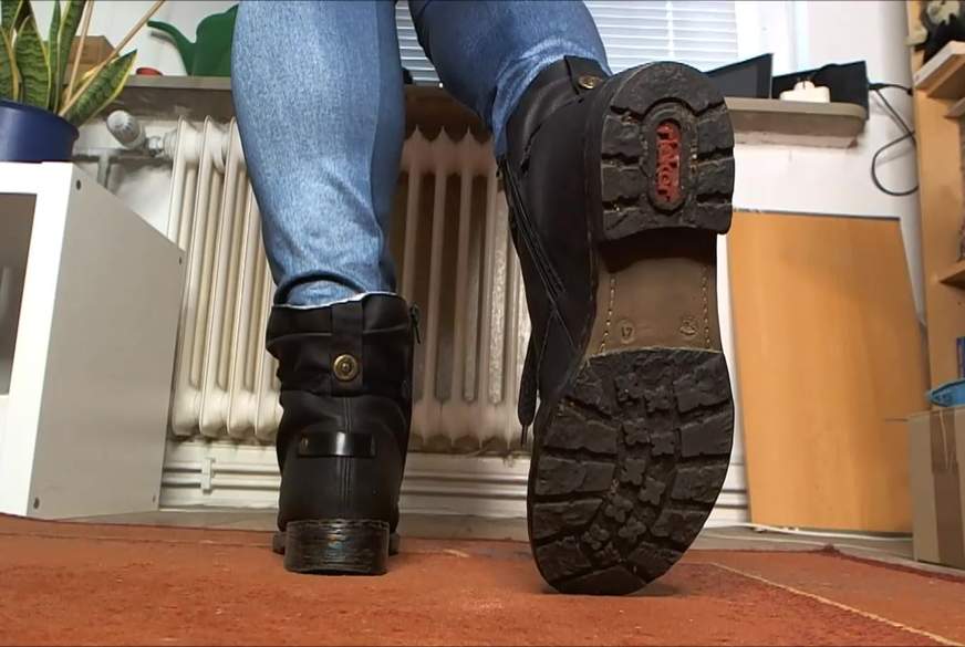 CashLadyVivian: Die Stiefelparade! Teil 3