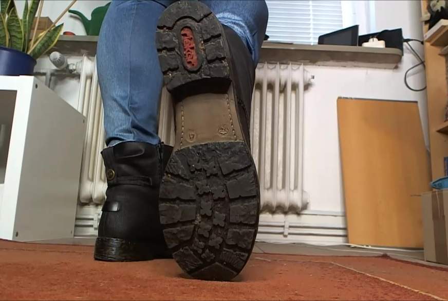 CashLadyVivian: Die Stiefelparade! Teil 3