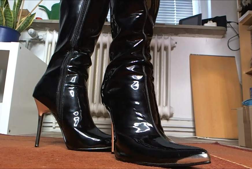 Die Stiefelparade! Teil 4 von CashLadyVivian pic4