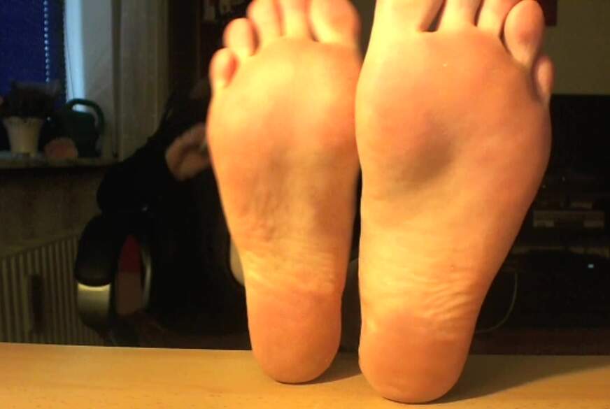 CashLadyVivian: Für dich heute im TV - Meine Sohlen!