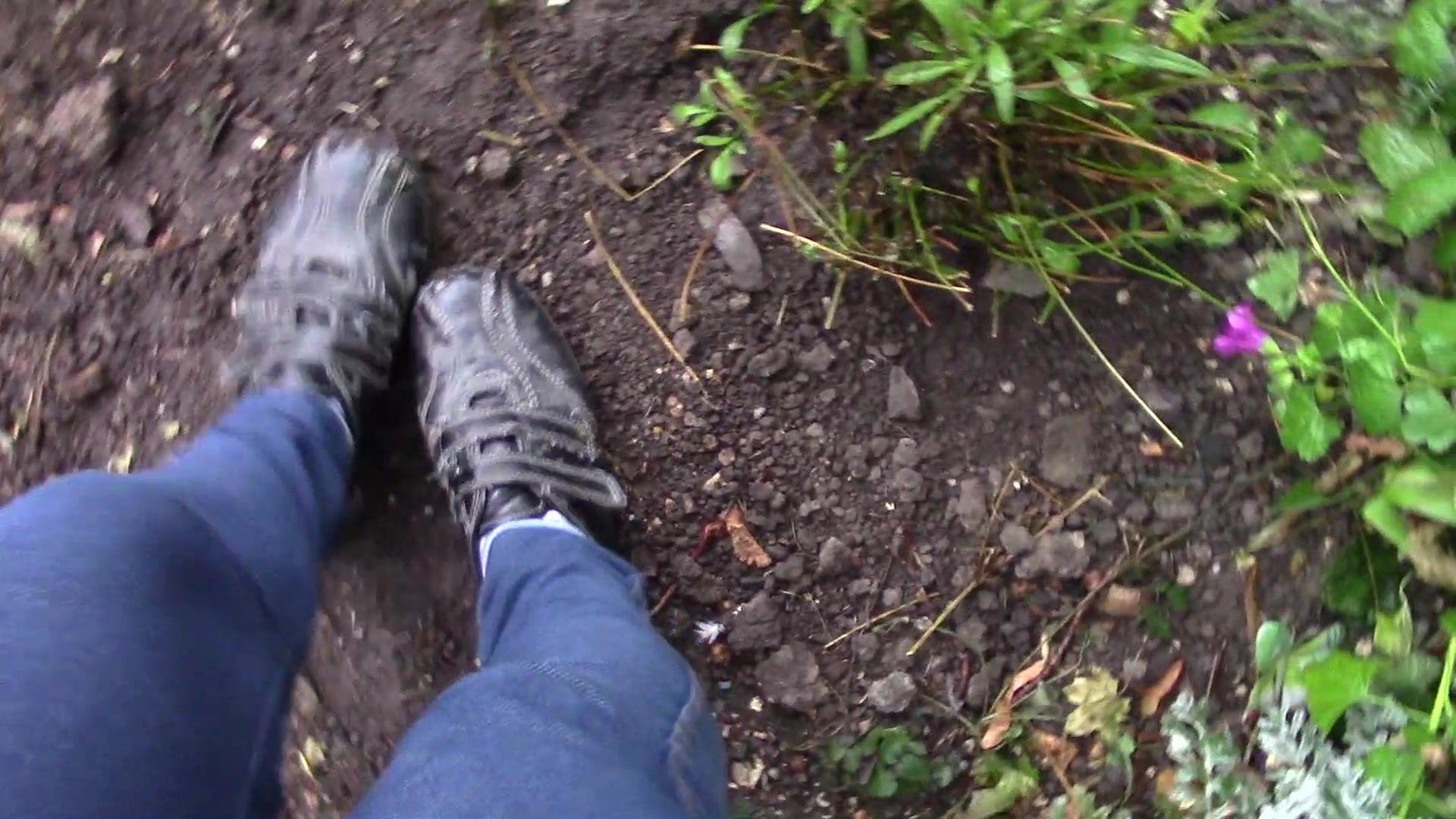 so mach ich sie schmutzig du du musst sie ablecken!!!