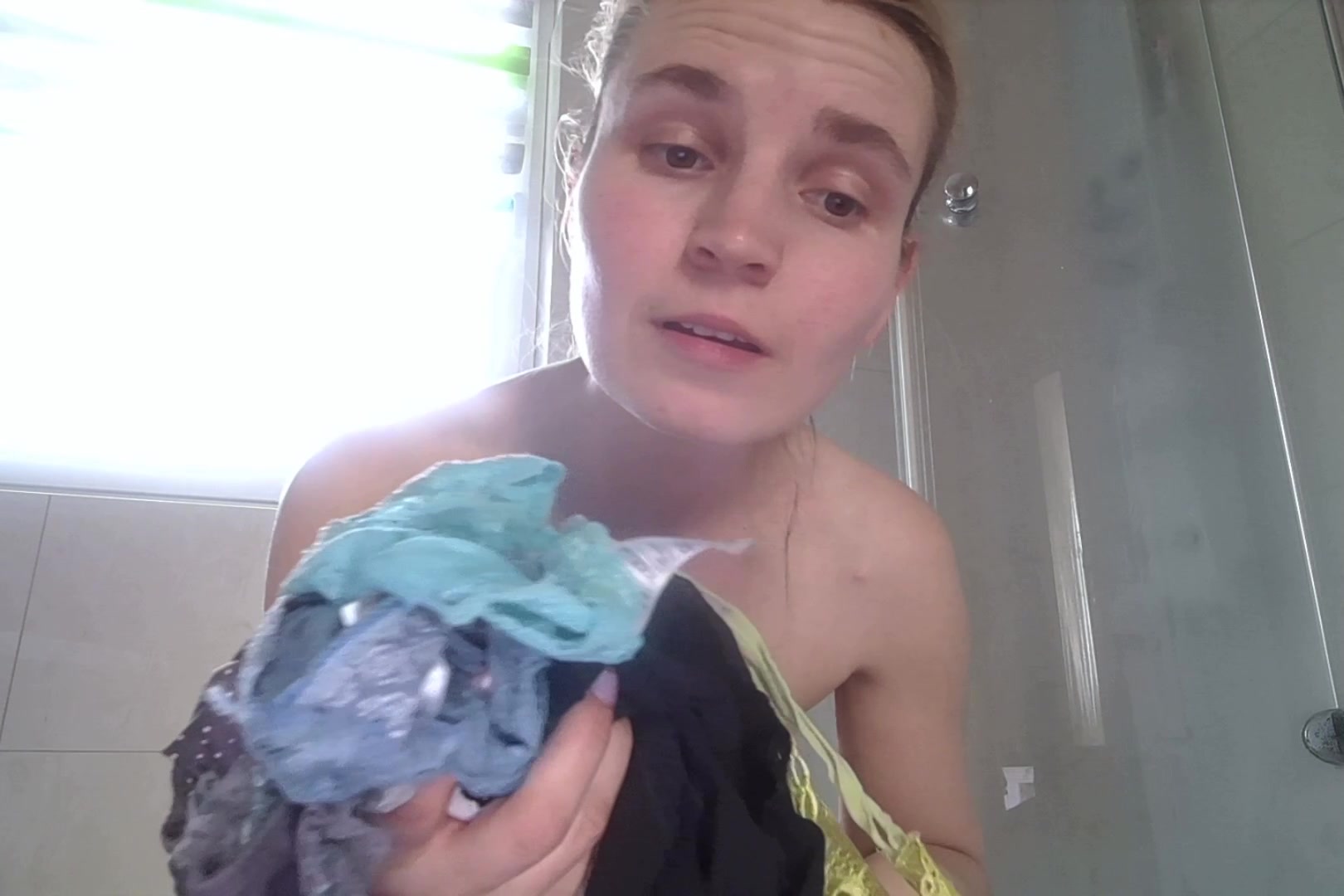 wenn du magst mach ich dir gern auch ein lecker DUFT -SLIP von mir fertig schreib mir einfach eine mail oder kommentar auf das Video und ich melde mich bei dir