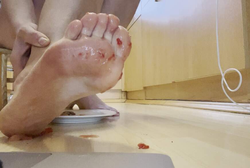 Erdbeeren versüßt Füsse - C******g von S-TE-FAN-I pic4
