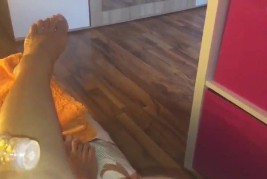 beautysofia19: geil die Füße eingeölt und massiert