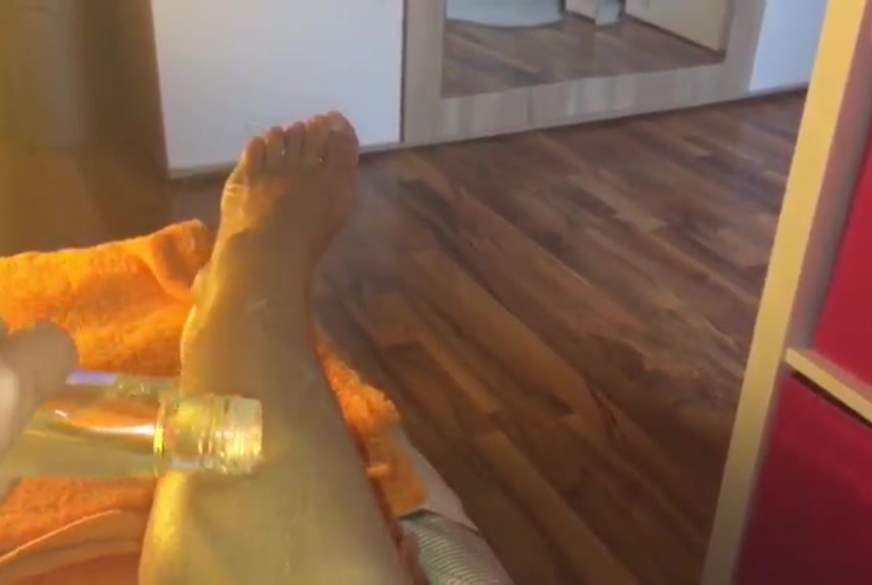 beautysofia19: geil die Füße eingeölt und massiert