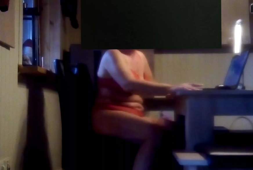 Hot-P***y66: Surfen in Dessous