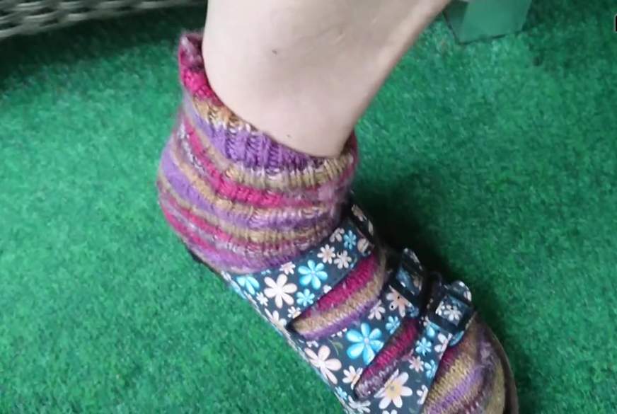 Hot-P***y66: Socken und Latschen   -Outdoor SMOKE-