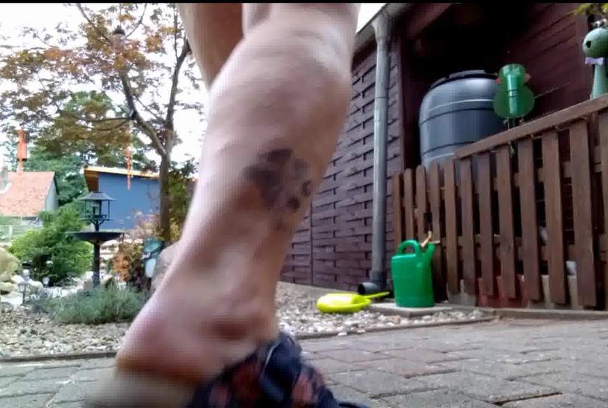 Hot-P***y66: Neue Unterwäsche im Garten