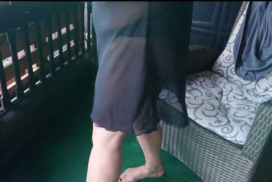 Hot-P***y66: Heiß Frivoles Umziehen auf der Veranda