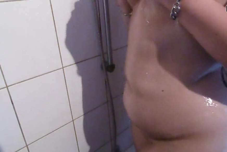 Rasieren und Duschen meiner heissen engen P***y von LisaKirsche pic3