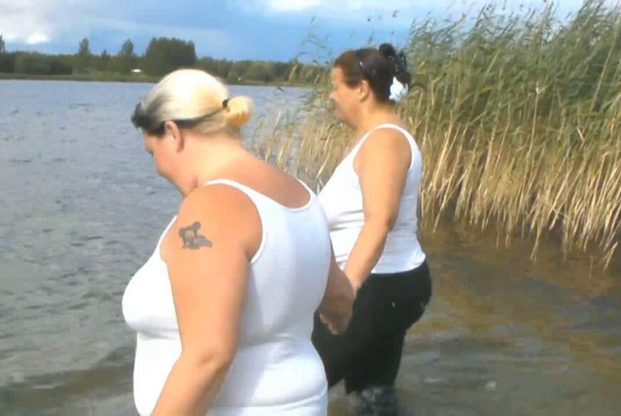 sweetdesire: Kleiderbaden und Jeans zerreißen 1
