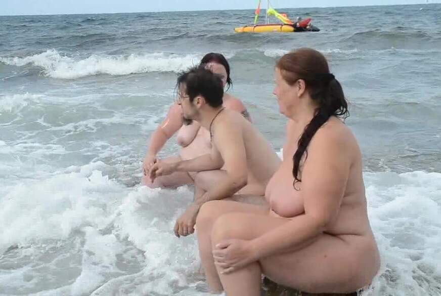 sweetdesire: FKK am stürmischen Meer