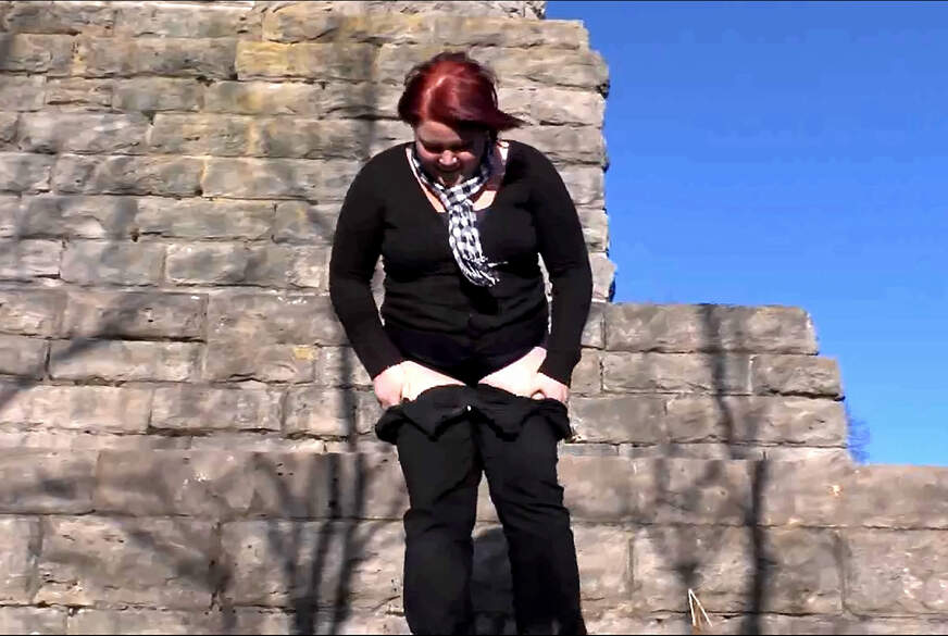 sweetdesire: Zwei Paare pinkeln von Mauer