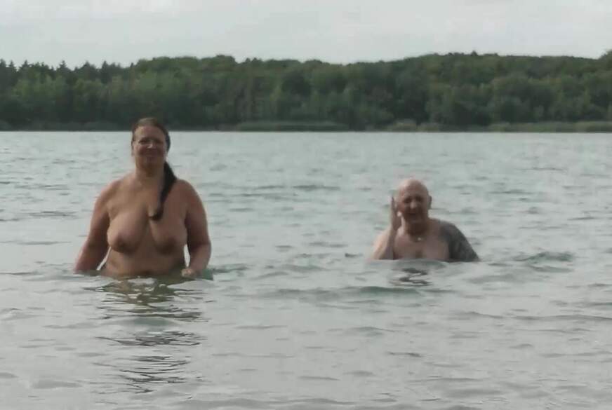 sweetdesire: Gay B**wjob am See 1