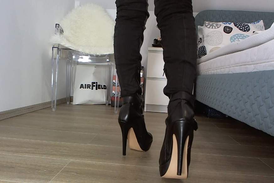 sexy boots fetish von FetishGoddess pic3