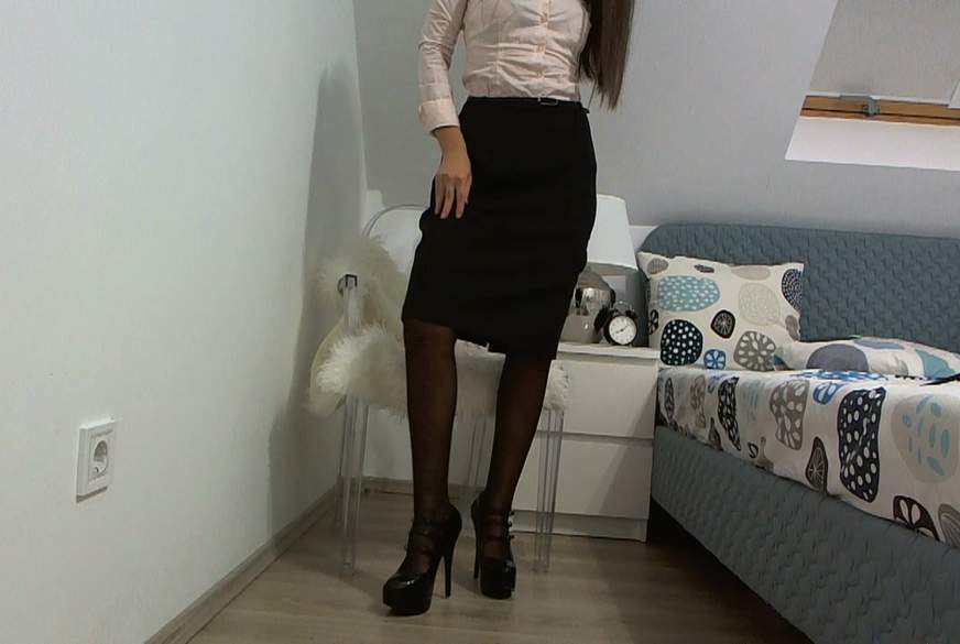 Office - secretary look with nylons, high heels, pencil skirt and shirt von FetishGoddess pic1