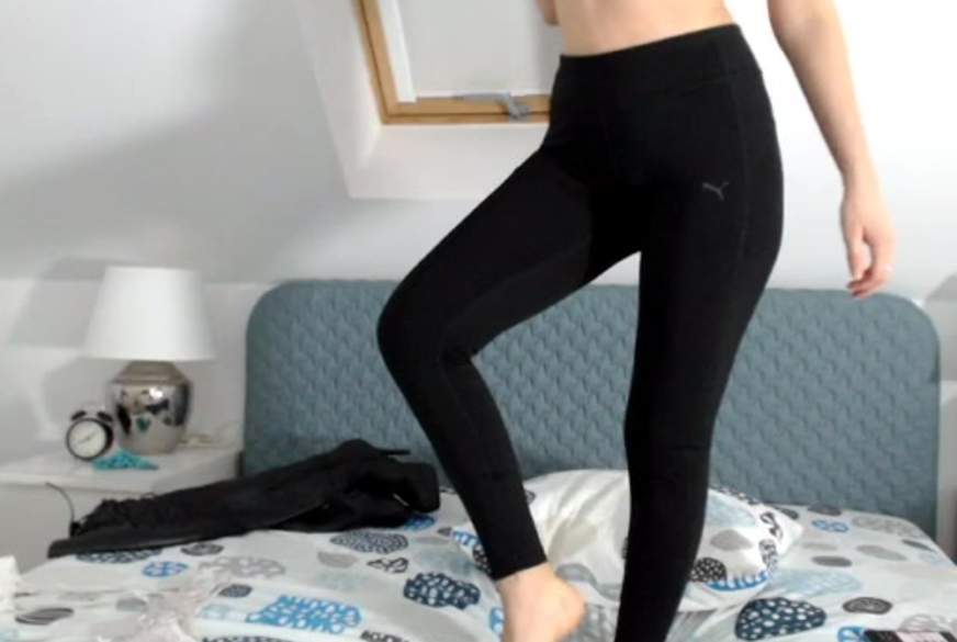 yoga pants von FetishGoddess pic4