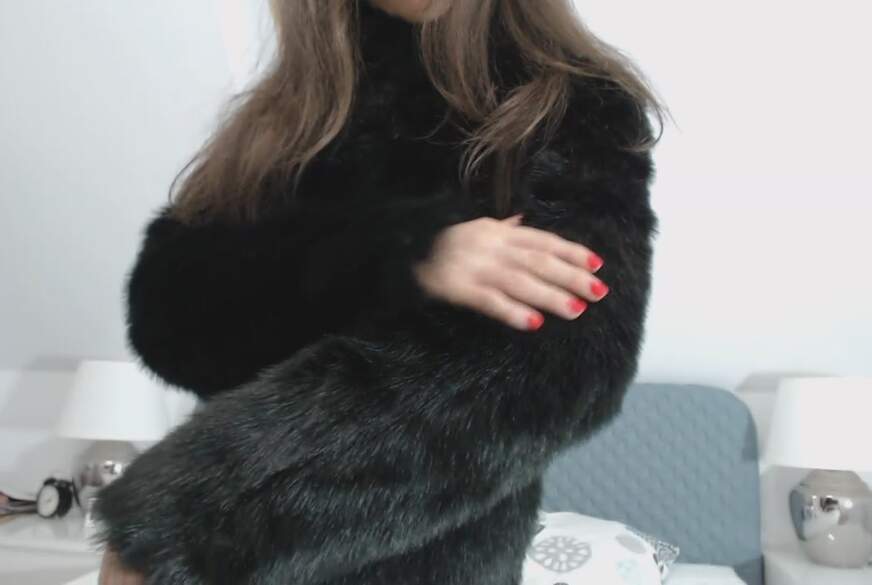 fur coat and sunglasses makes you horny and weak von FetishGoddess pic3