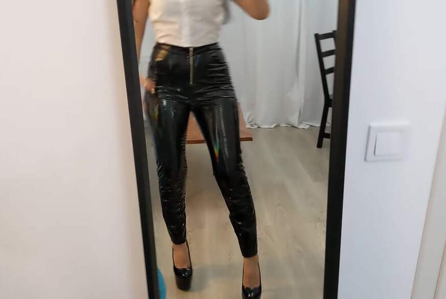 FetishGoddess: pvc-vinyl leggins sound