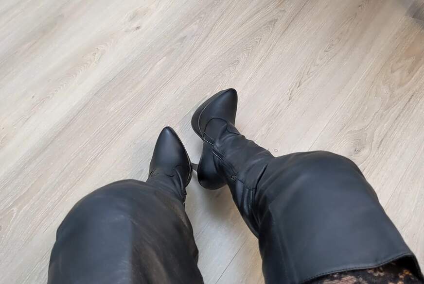 FetishGoddess: goon for my leather