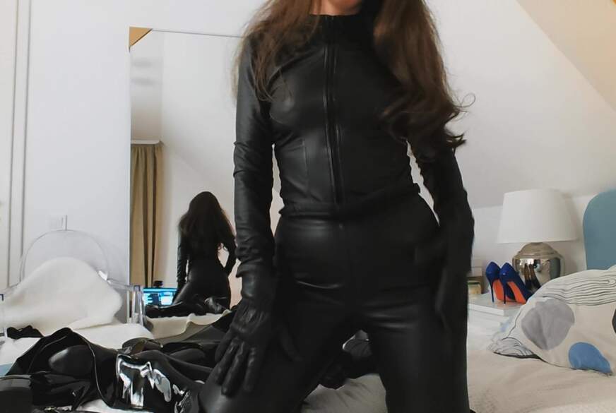 FetishGoddess: Covered in leather