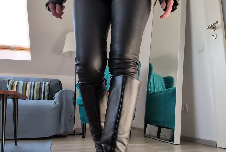 body covered in skin-tight leather and 3 different boots von FetishGoddess pic2