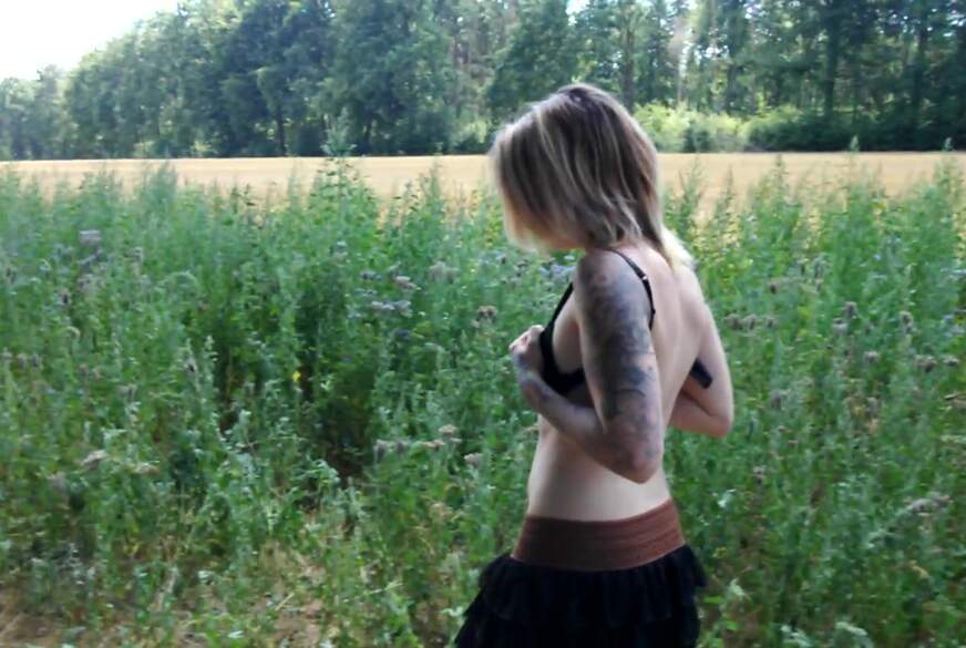 Nackt im Wald von SweetyLina pic3