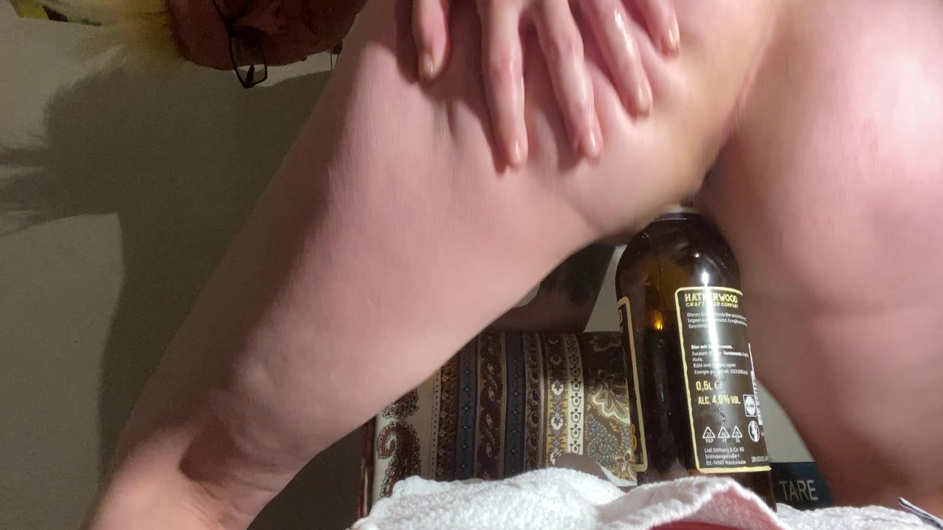 Die gute alte Bierflasche Ist halt nicht nur zum trinken da…