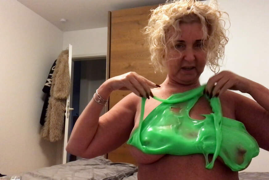 Secret-Jasmin: Der Grinch hat mir auf die Titten g******t!