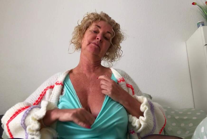 Secret-Jasmin: Komm und w***s mit mir! W***s mir auf die Titten!!