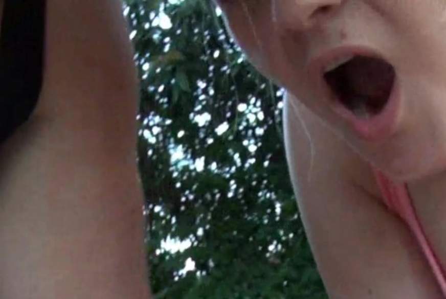 Völlig verrückt - Mitten auf der Wiese im Park von ActionGirl