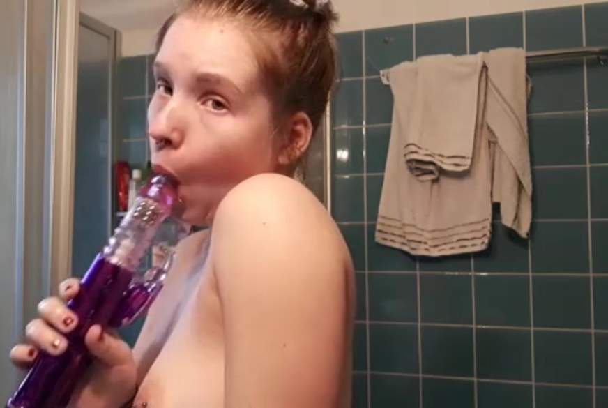 ZuckerGirl: MORGENS UNTER DER DUSCHE