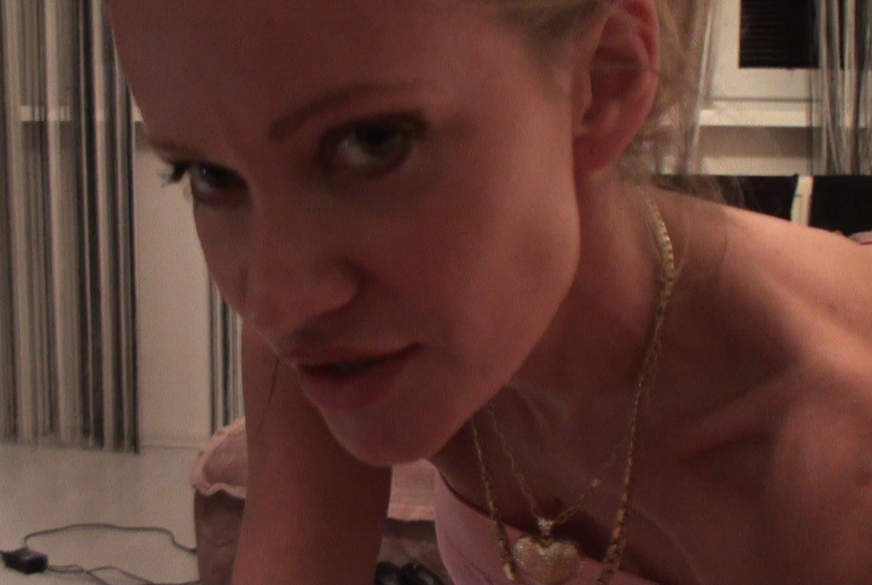DirtyJuliette: S*****r Undercover!