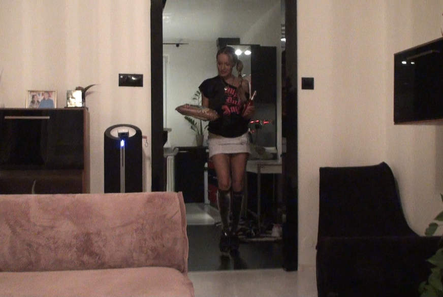 DirtyJuliette: Sexy Studentin braucht es in allen L****rn dringend!