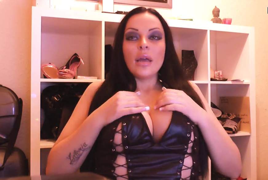 LadyLatoria: Große Brüste Fetisch