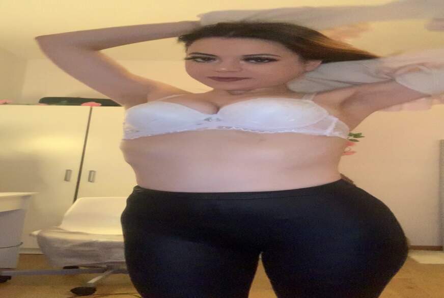 Sweetpzssy: Ich Strippe in dem Video für euch