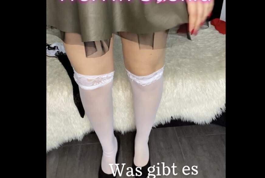 Queen_of_BDSM: Herrin präsentiert ihre Nylon-Strümpfe