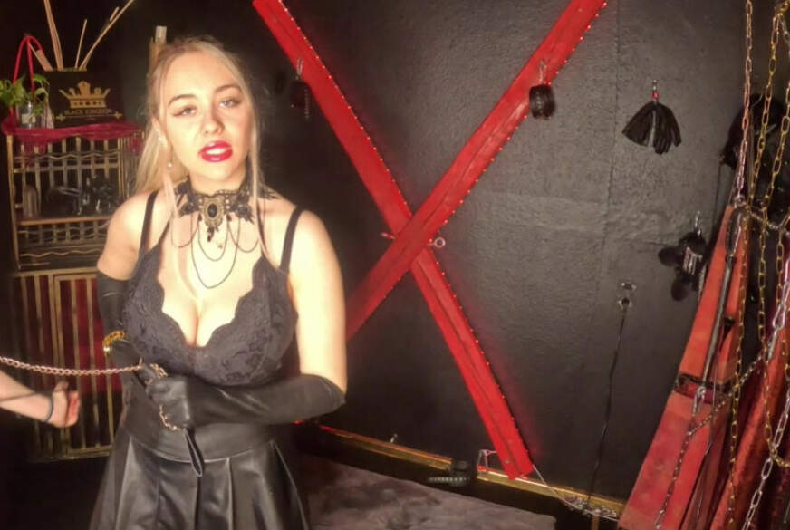 H******e B********g! SKLAVIN wird für ihre Notgeilheit b******t. von Queen_of_BDSM