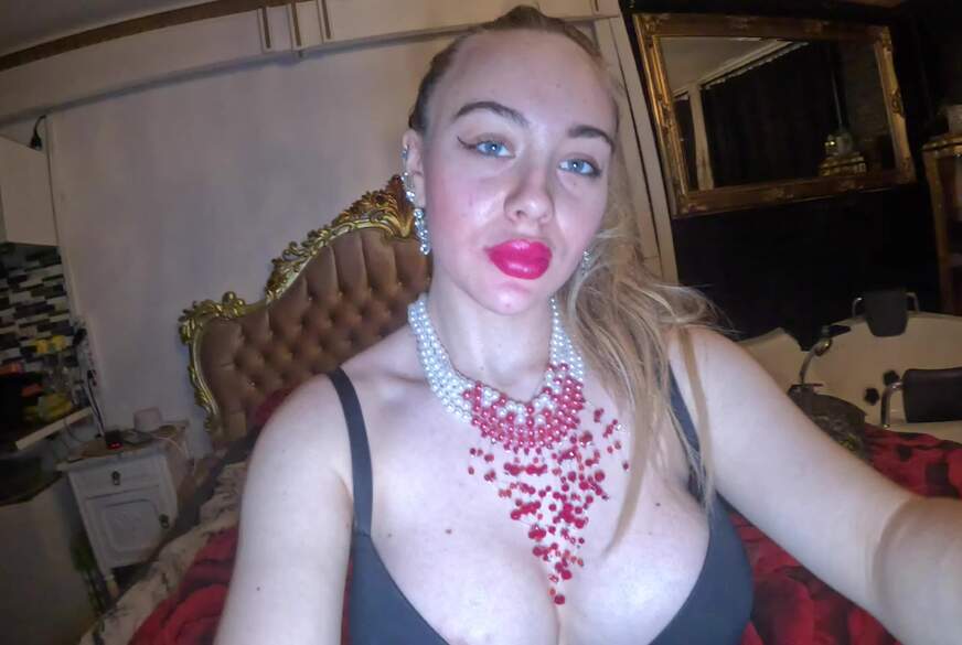 Queen_of_BDSM: Domina p**st ab in ihren Jacuzzi!