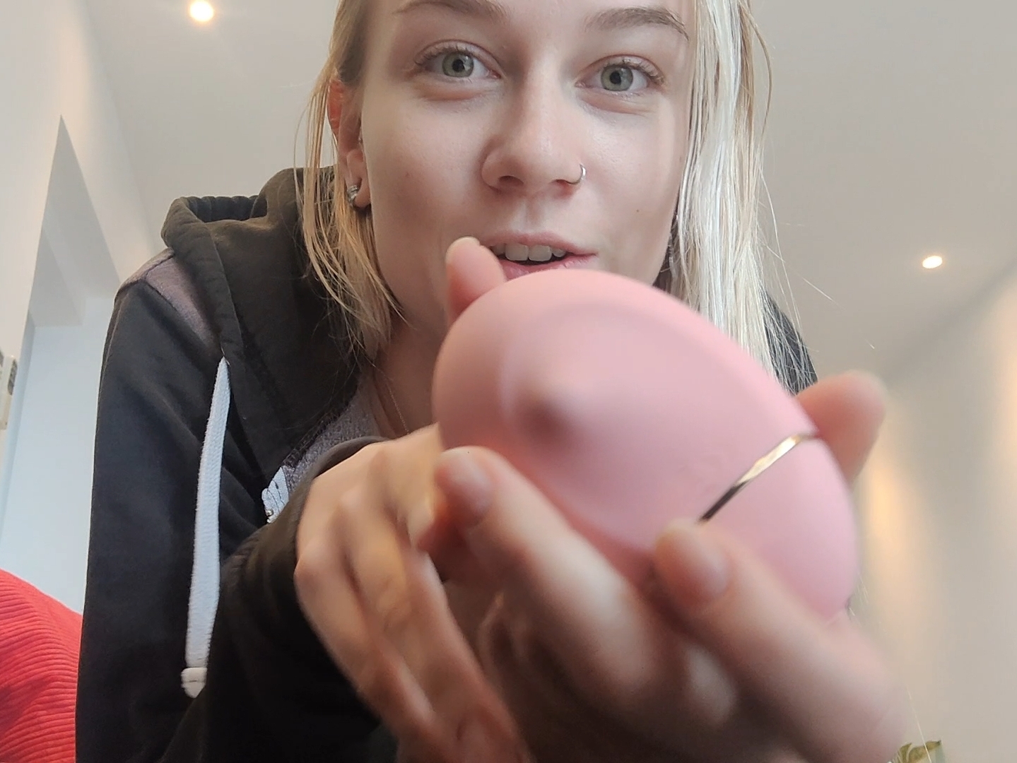 Neues ungewöhnliches Toy - Geschenk von einem User! Ich wusste absolut nicht was mich erwartet. Aber danke an Gustav für das geile Geschenk. Ich hatte sehr viel Freude damit aber so etwas hatte ich wirklich noch nie gesehen. Es war der absolute Wahnsinn!