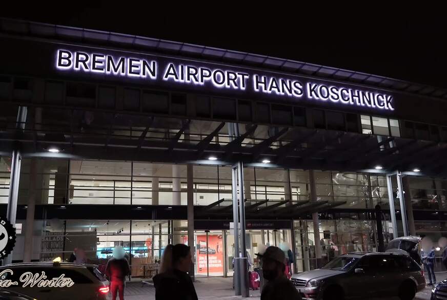 Bremer Flughafen - PUBLIC - Gehts noch Dreister? von Julia-Winter
