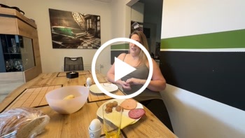 Frühstück artet aus! Ich will ganz andere Eier! Frühstück artet aus! Ich will ganz andere Eier!