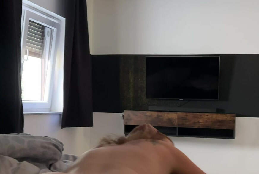 Julia-Winter: Total Privat! Ohne Make-up zum Orgasmus! S****z mir die F***e voll!