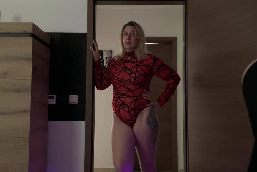 Julia-Winter: Lutschen bis die S***e s*****t - Nachbar s*****t mir mein ganzen Maul voll!