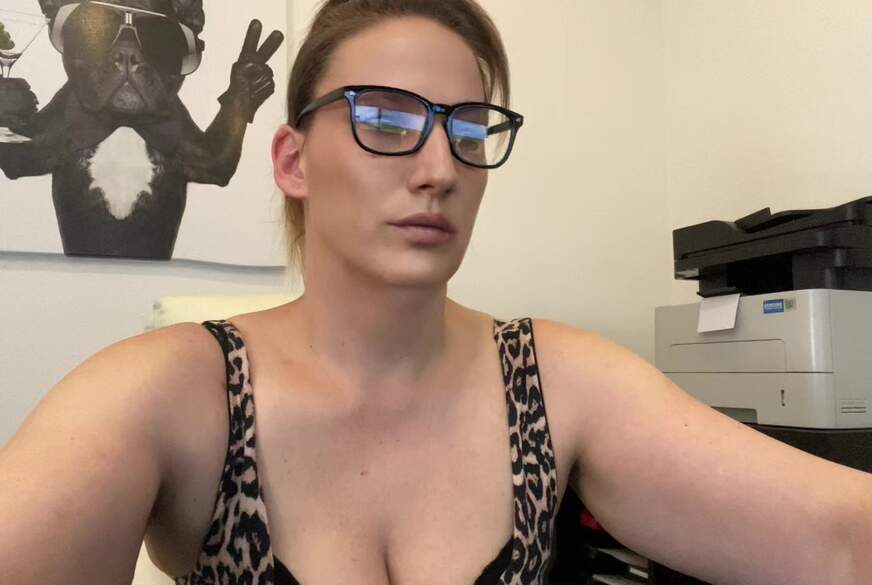 Julia-Winter: Wo ist Herr Schmidt? Ich brauch einen S*****z! Immer muss ich es mir selber machen! S****talarm!