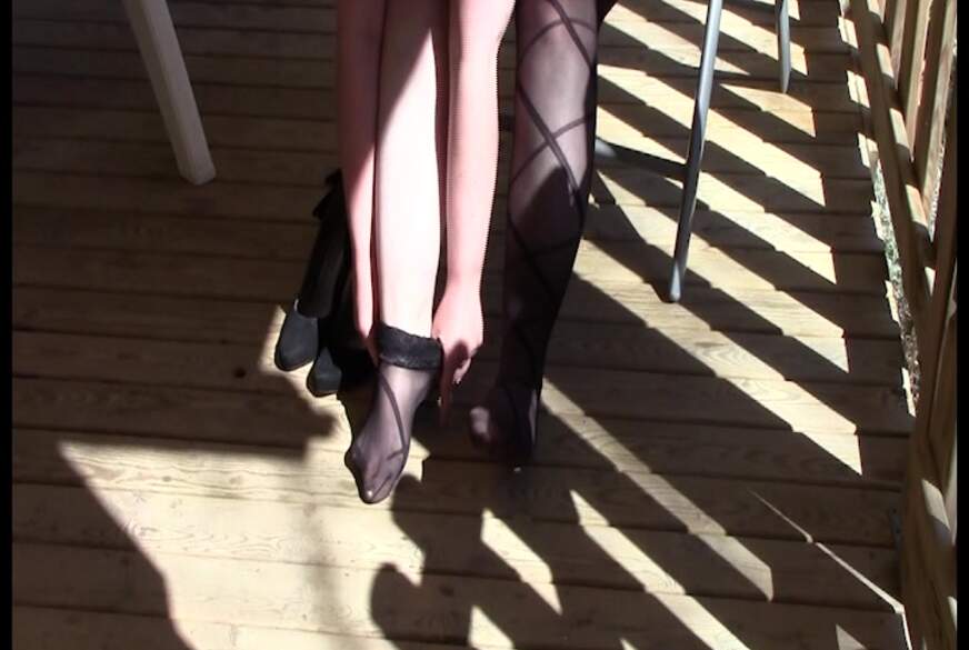 Schwarze Heels und Stockings outdoor von abelonedeluxe pic2