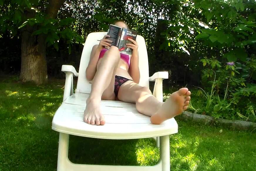 FraeuleinJones: Einfach auf Liegestuhl g*****t