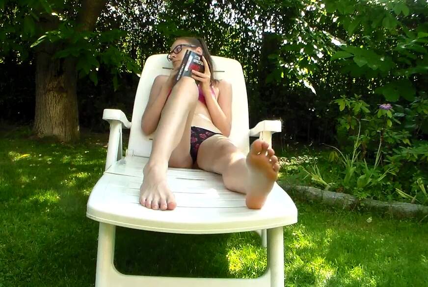 FraeuleinJones: Einfach auf Liegestuhl g*****t